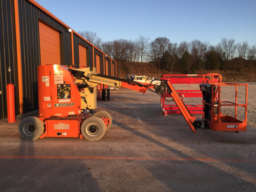 2019 JLG E300AJP