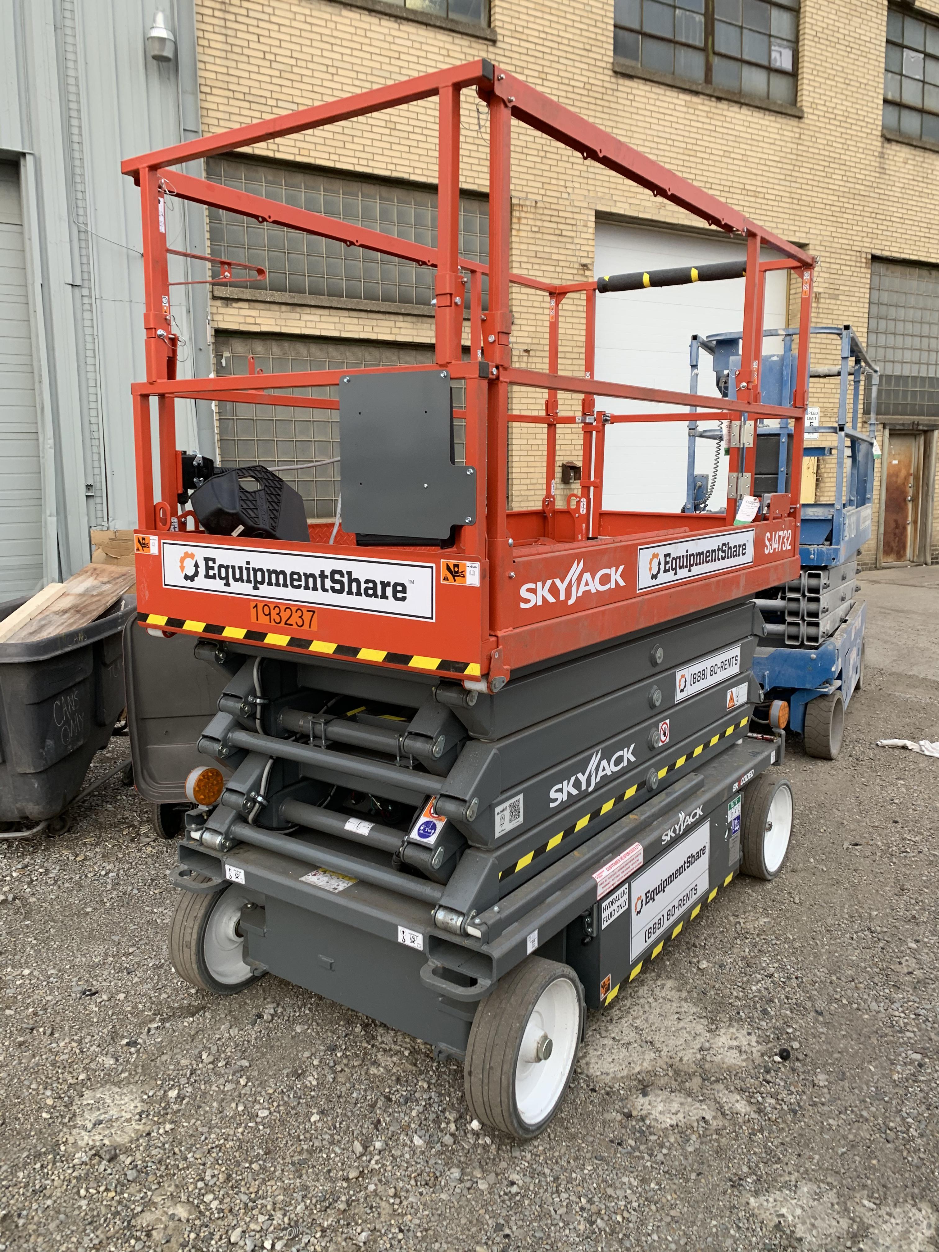 2021 SKYJACK SJ4732