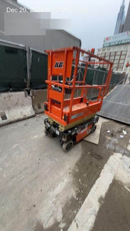 2022 JLG ES1330L