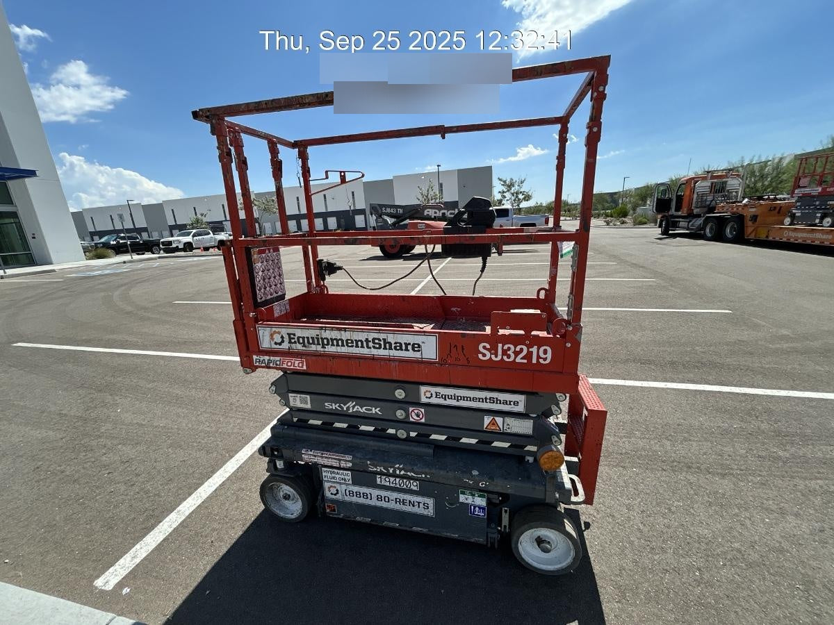 2021 SKYJACK SJ3219