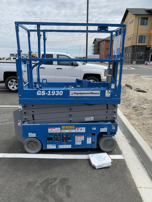2020 Genie GS-1930 Solid Non Marking Tires, Beacon, Folding rails with half height swing gate, 800W Inverter