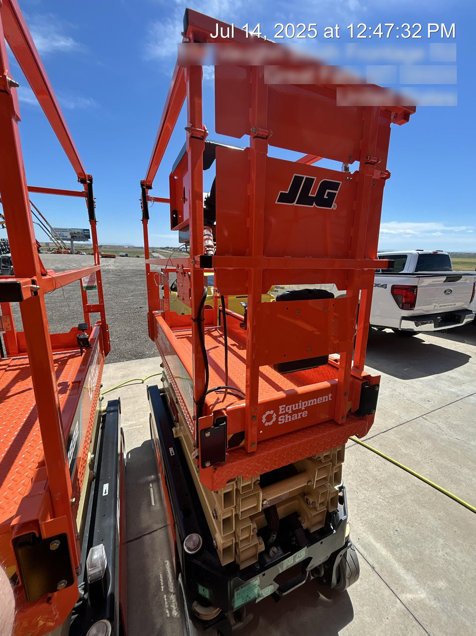 2025 JLG ES1932