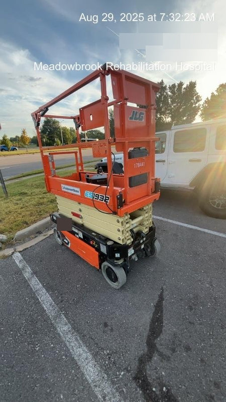 2021 JLG ES1932