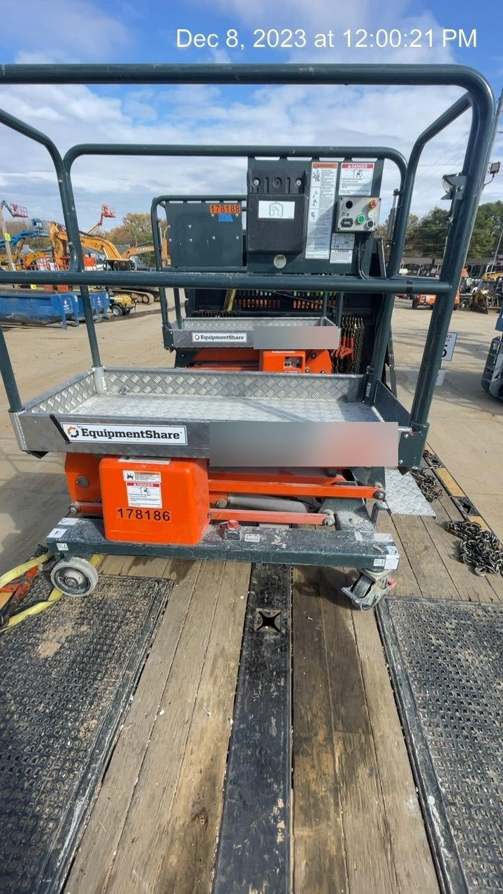 2021 JLG 1030P