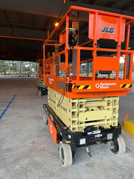 2025 JLG ES3246