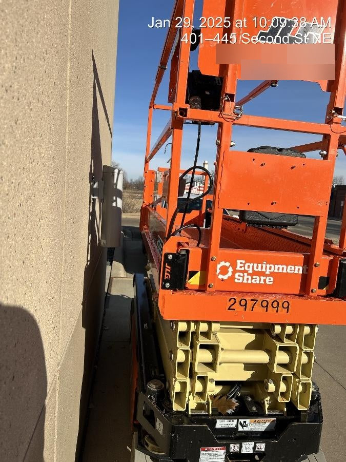 2023 JLG ES2632