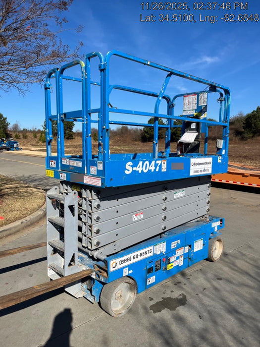 2019 Genie GS-4047 Folding rails with half height swing gate