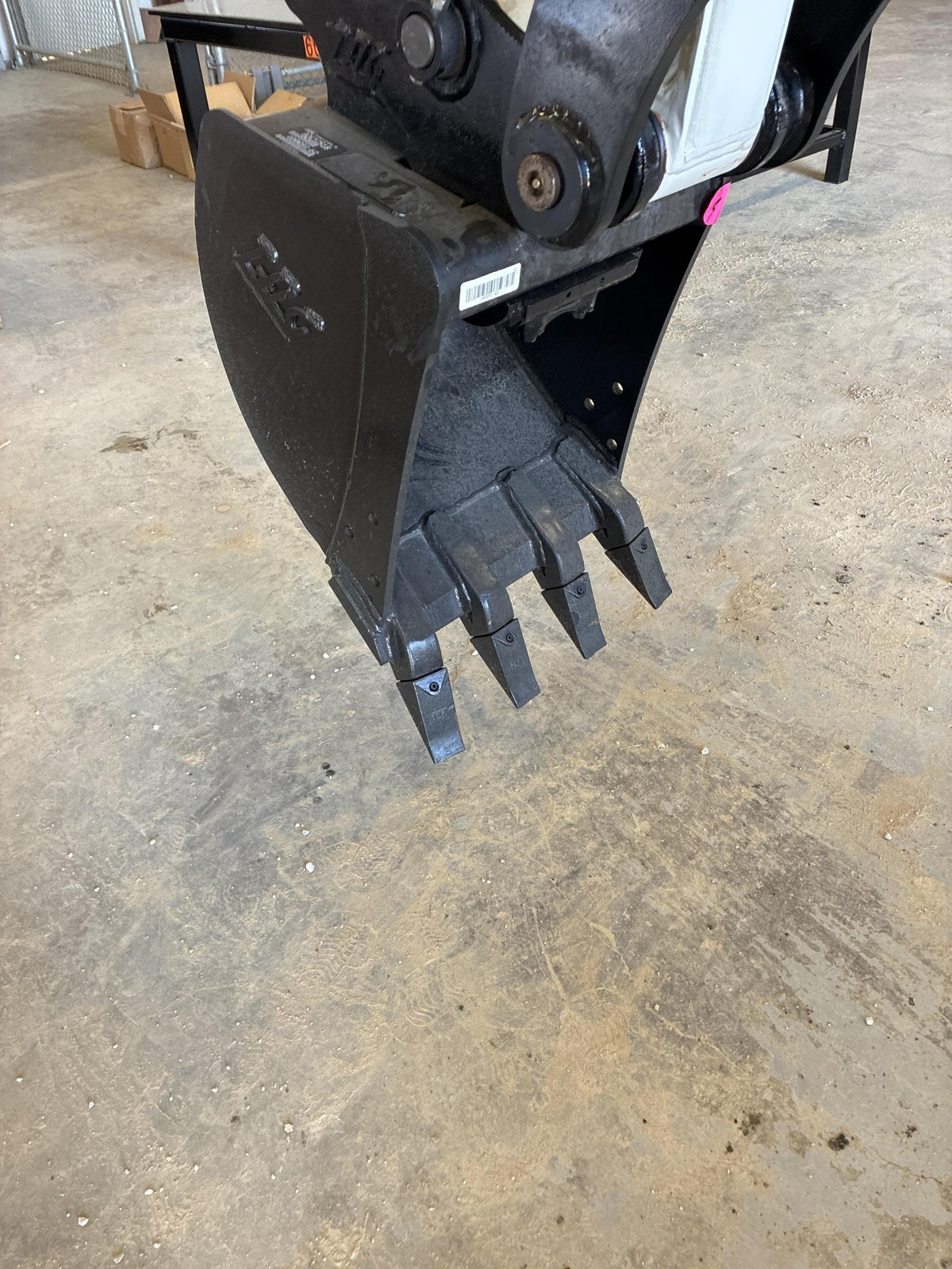 2025 TAKEUCHI 18" HD Bucket - Takeuchi