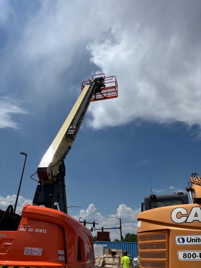 2025 JLG 660SJ