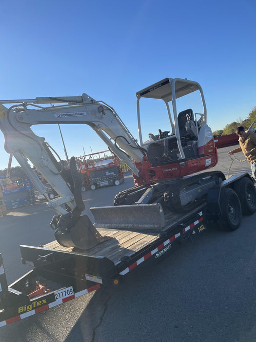 2022 TAKEUCHI TB235-2R