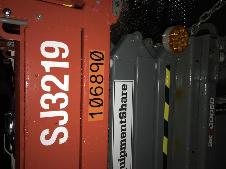 2020 Skyjack SJIII-3219 Solid NM Tires, Half height spring hinged entry gate, Dual Beacons, 800W Inverter