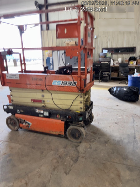 2022 JLG ES1932