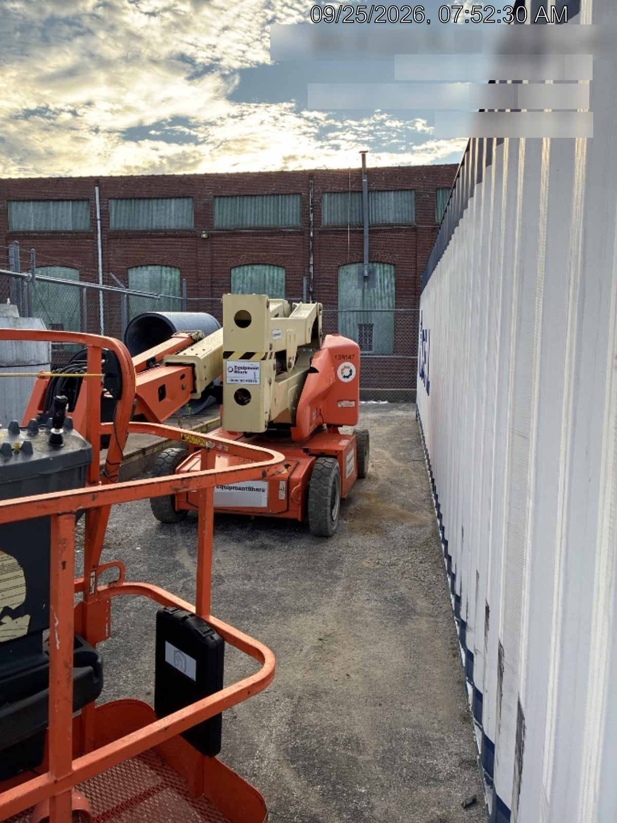 2021 JLG E400AJP Narrow