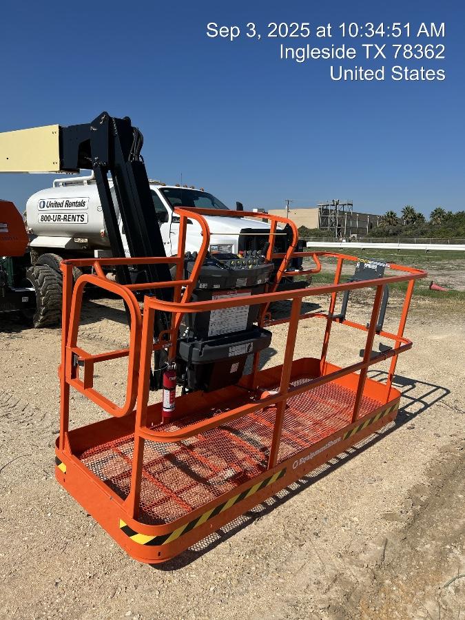 2025 JLG 800AJ