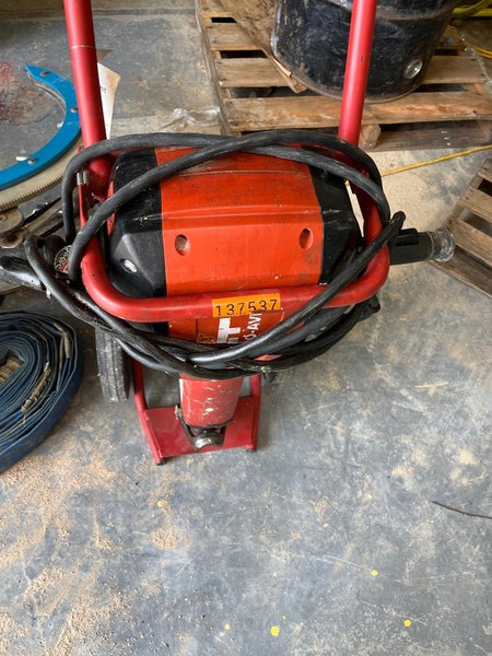 2021 HILTI TE 3000-AVR