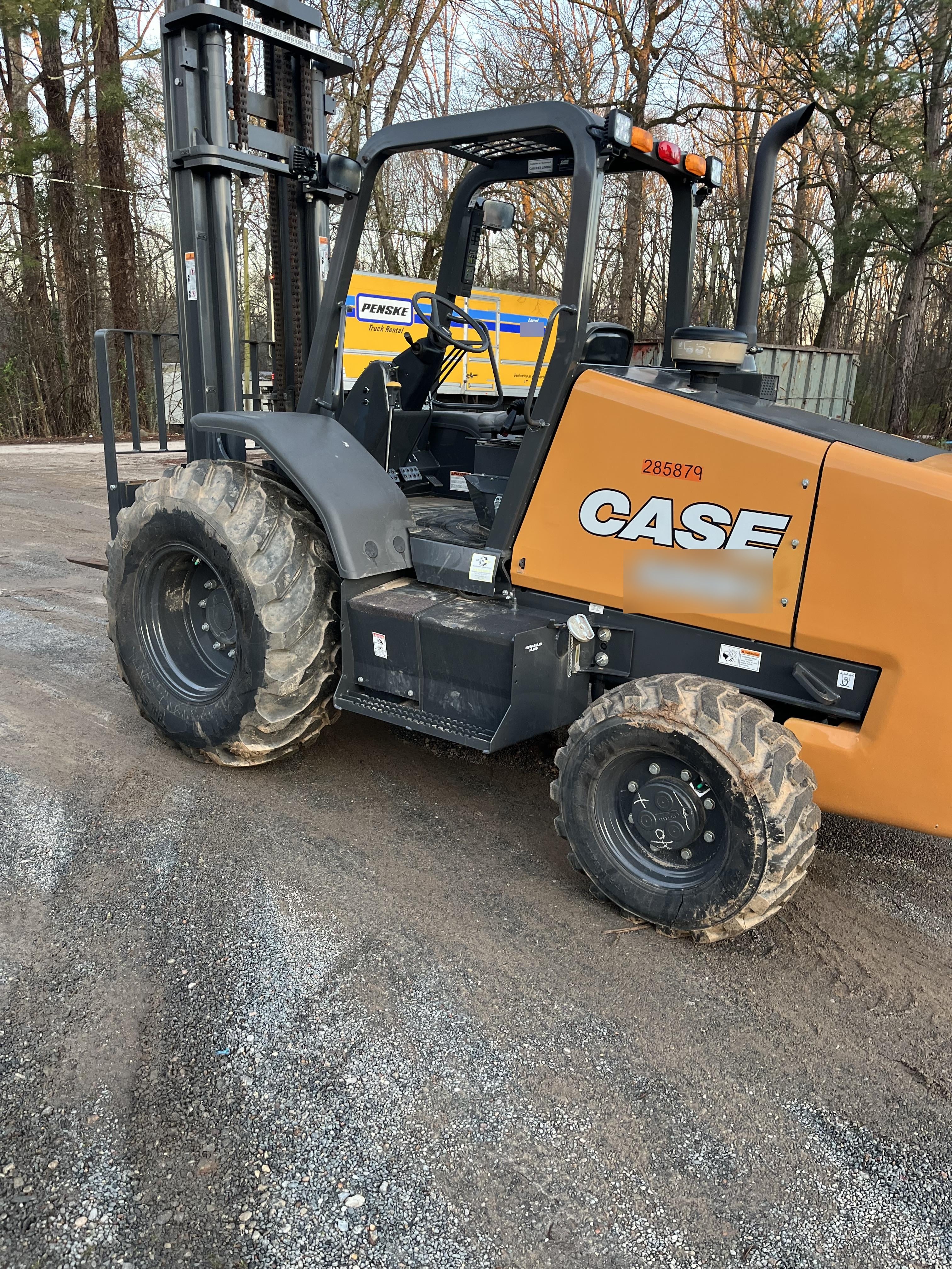 2023 CASE 588H