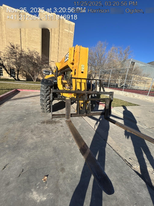 2019 JCB 509-42 Cab/Heat/Air, 74 HP, Solid Tires, STD Worklight, Beacon, Aux Hydraulics, Lifting Eye, Back up Alarm w/66" Carriage/60" Forks
