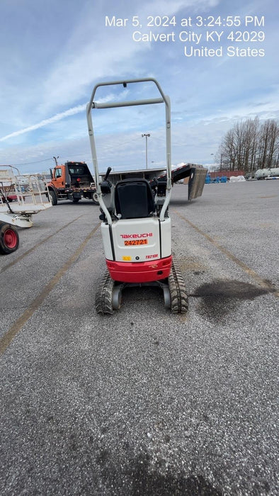 2022 TAKEUCHI TB210R