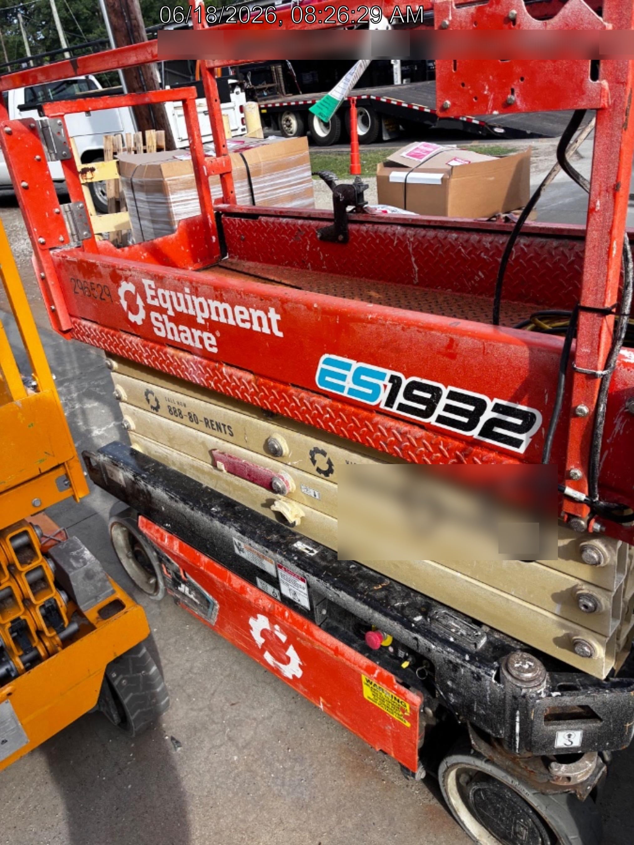 2023 JLG ES1932