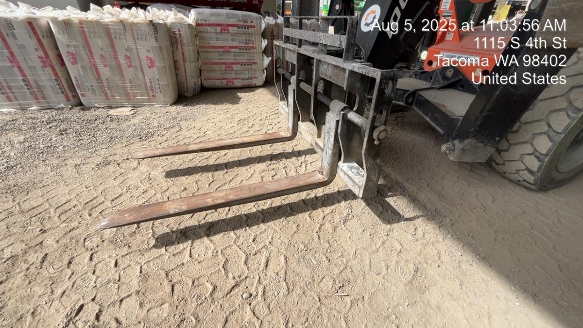 2021 JLG 1001095418S