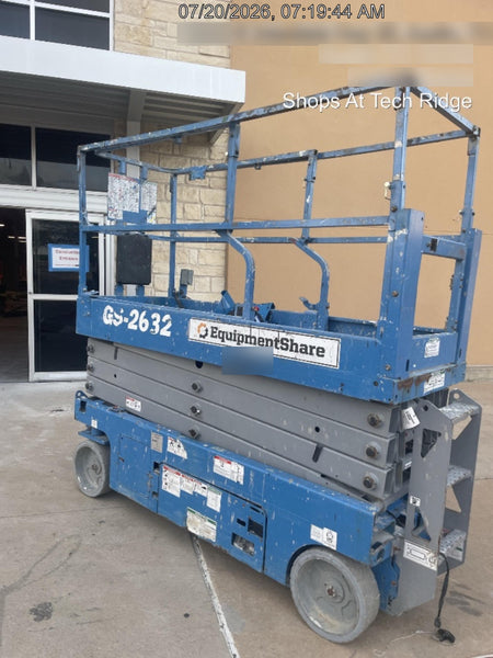 2019 Genie GS-2632 Folding rails with half height swing gate