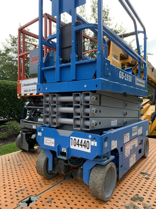 2020 Genie GS-1930 Fixed rails with chain entry gate - Pre A92.20