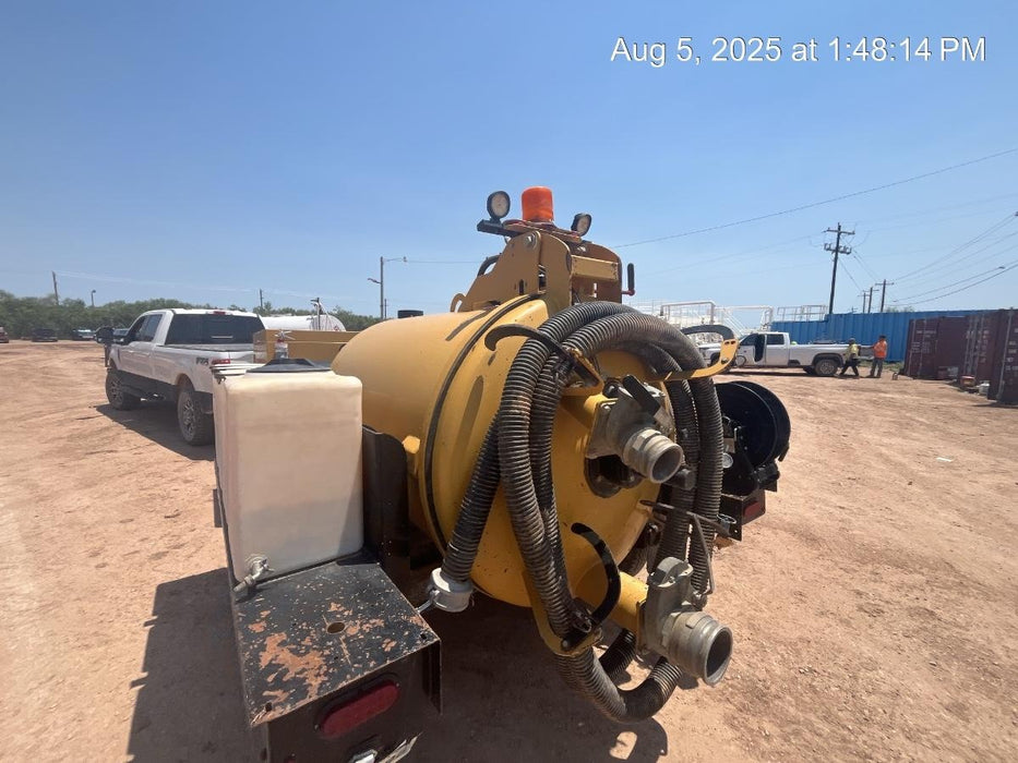 2021 VAC-TRON LP573XDT