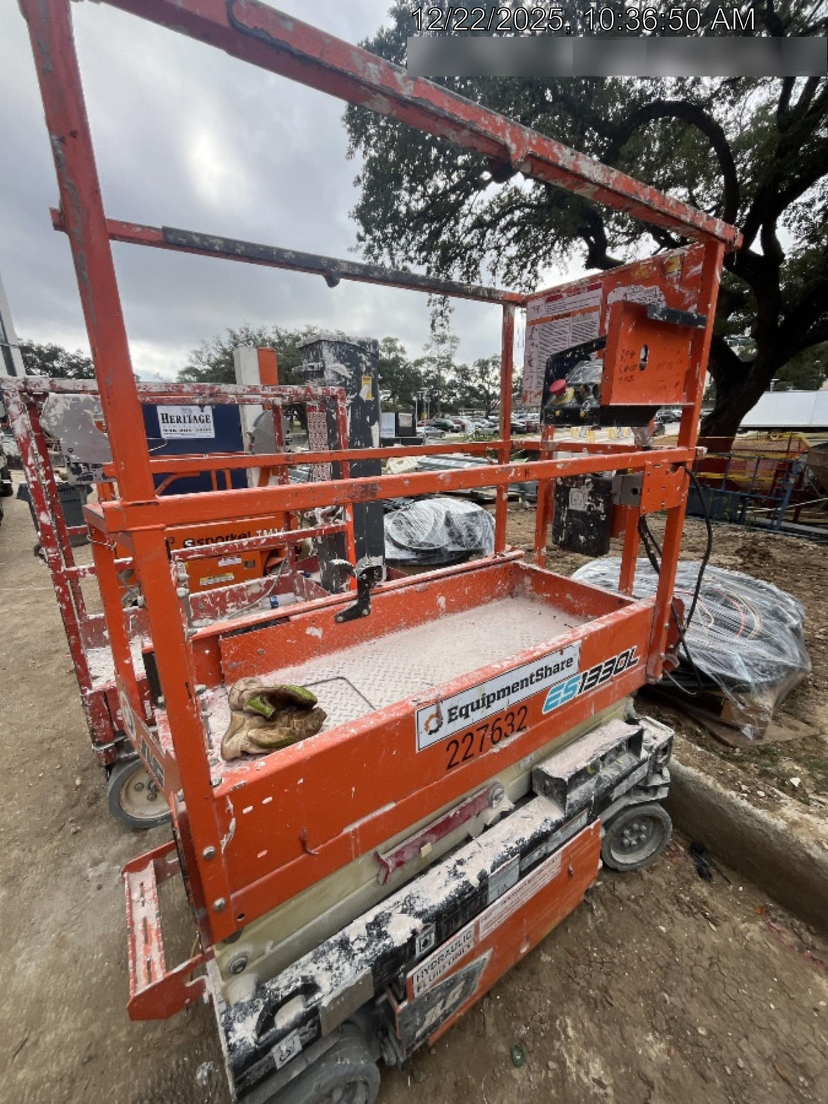 2022 JLG ES1330L