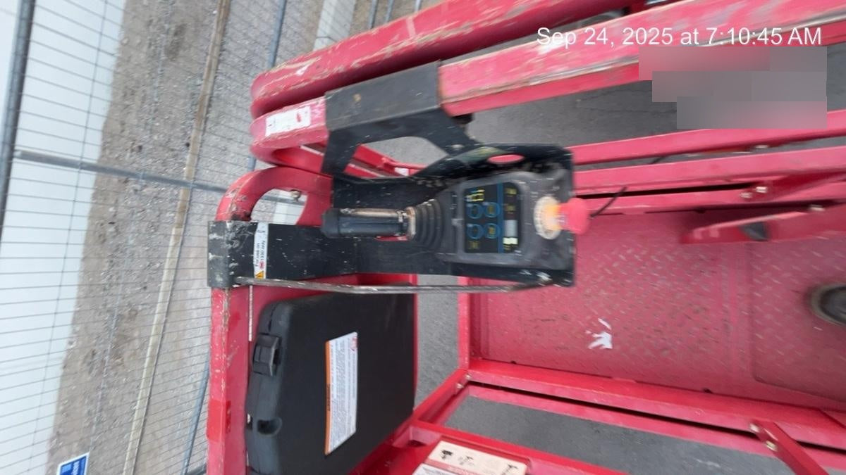 2020 MEC 1330SE Solid NM Tires, Steel Swing out Doors, LCS, Beacon, 900W Invertor