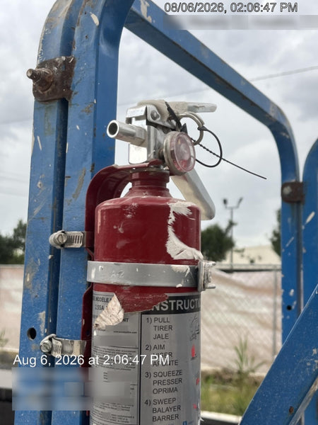 2017 Genie GS-1930 Genie GS-1930 Lift w/Fixed Rail and Chain Entry