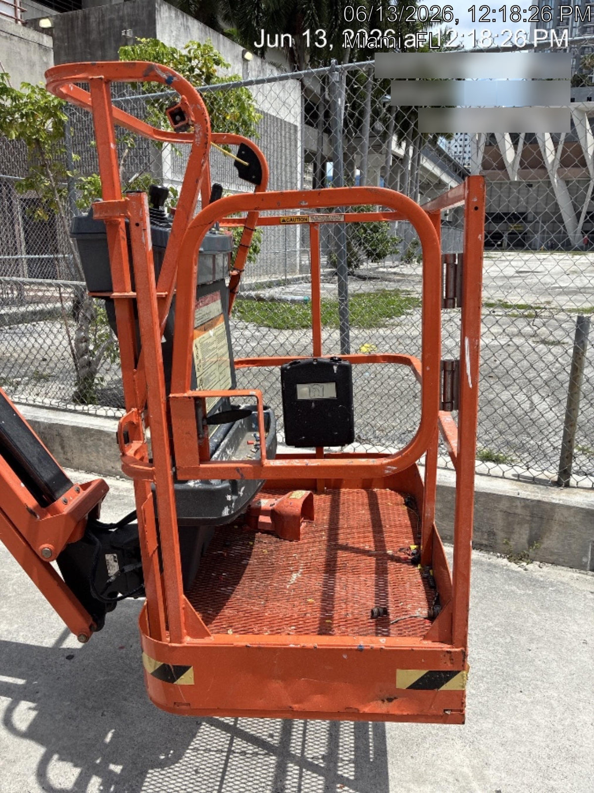 2022 JLG E400AJP Narrow