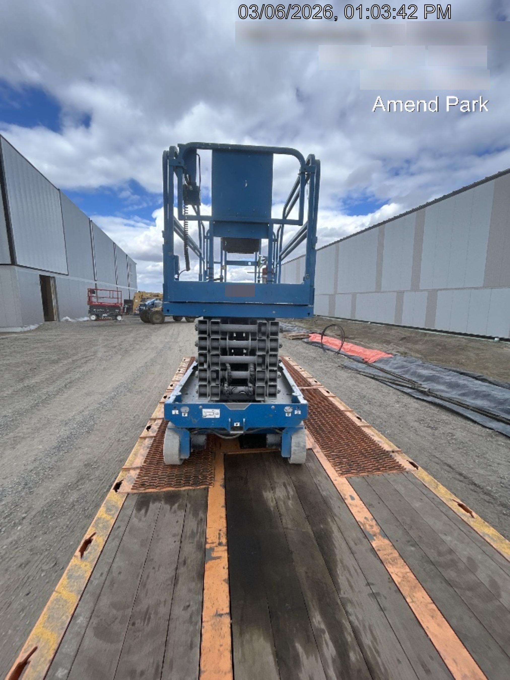 2019 Genie GS-4047 Folding rails with half height swing gate, 800W Inverter