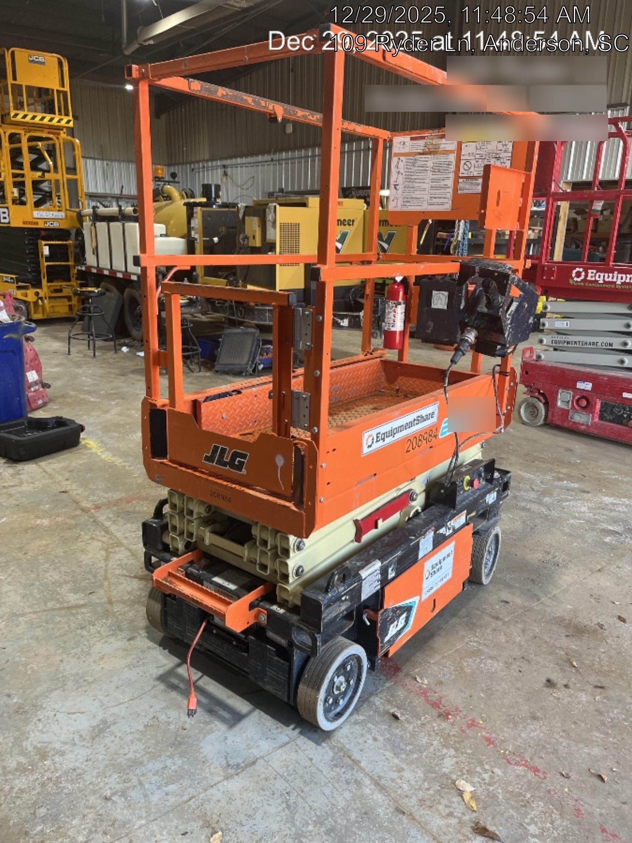 2022 JLG ES1330L