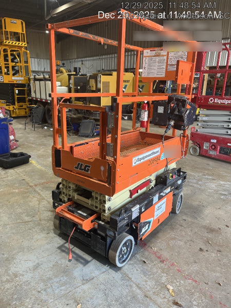 2022 JLG ES1330L