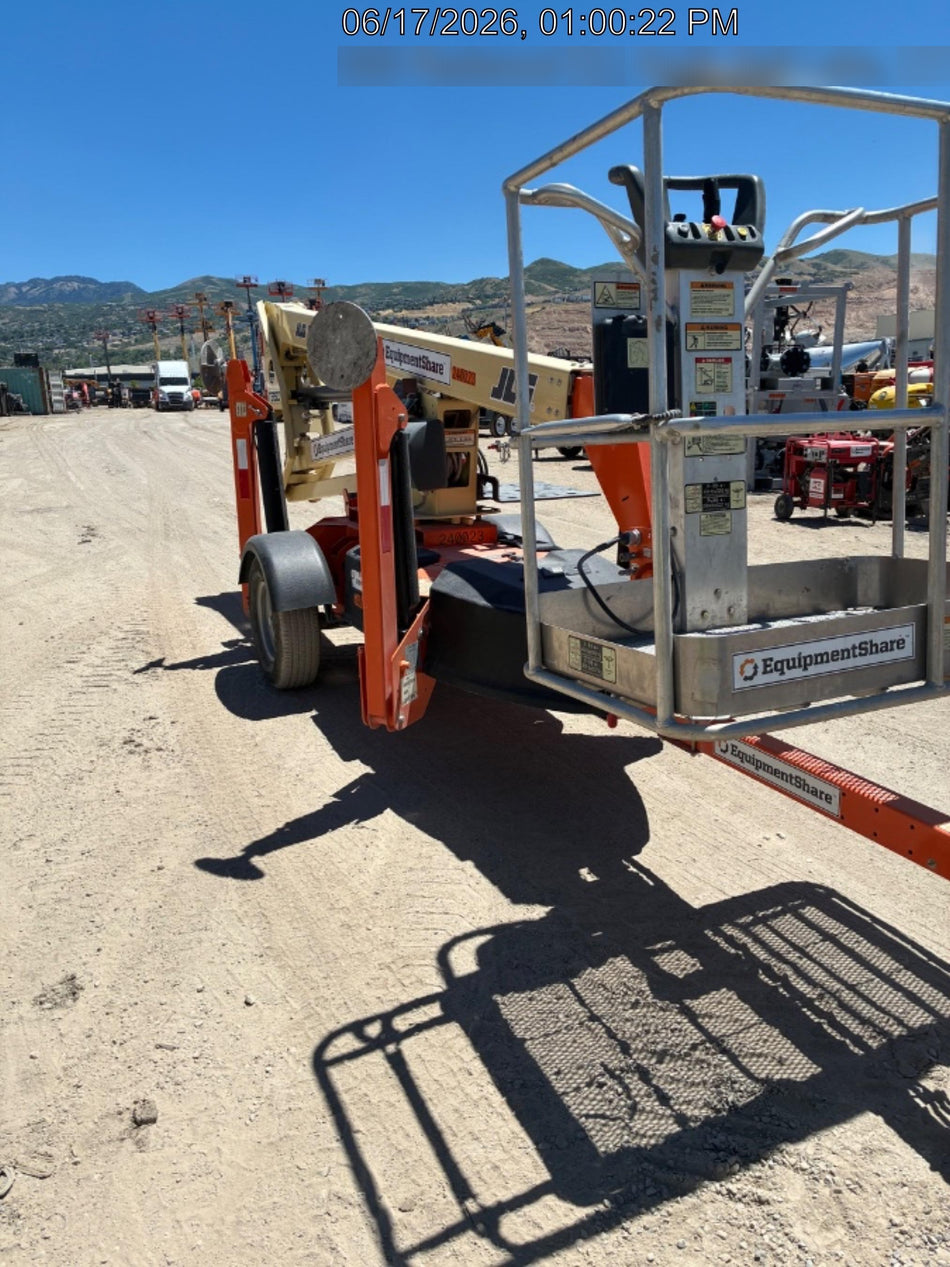 2022 JLG T350