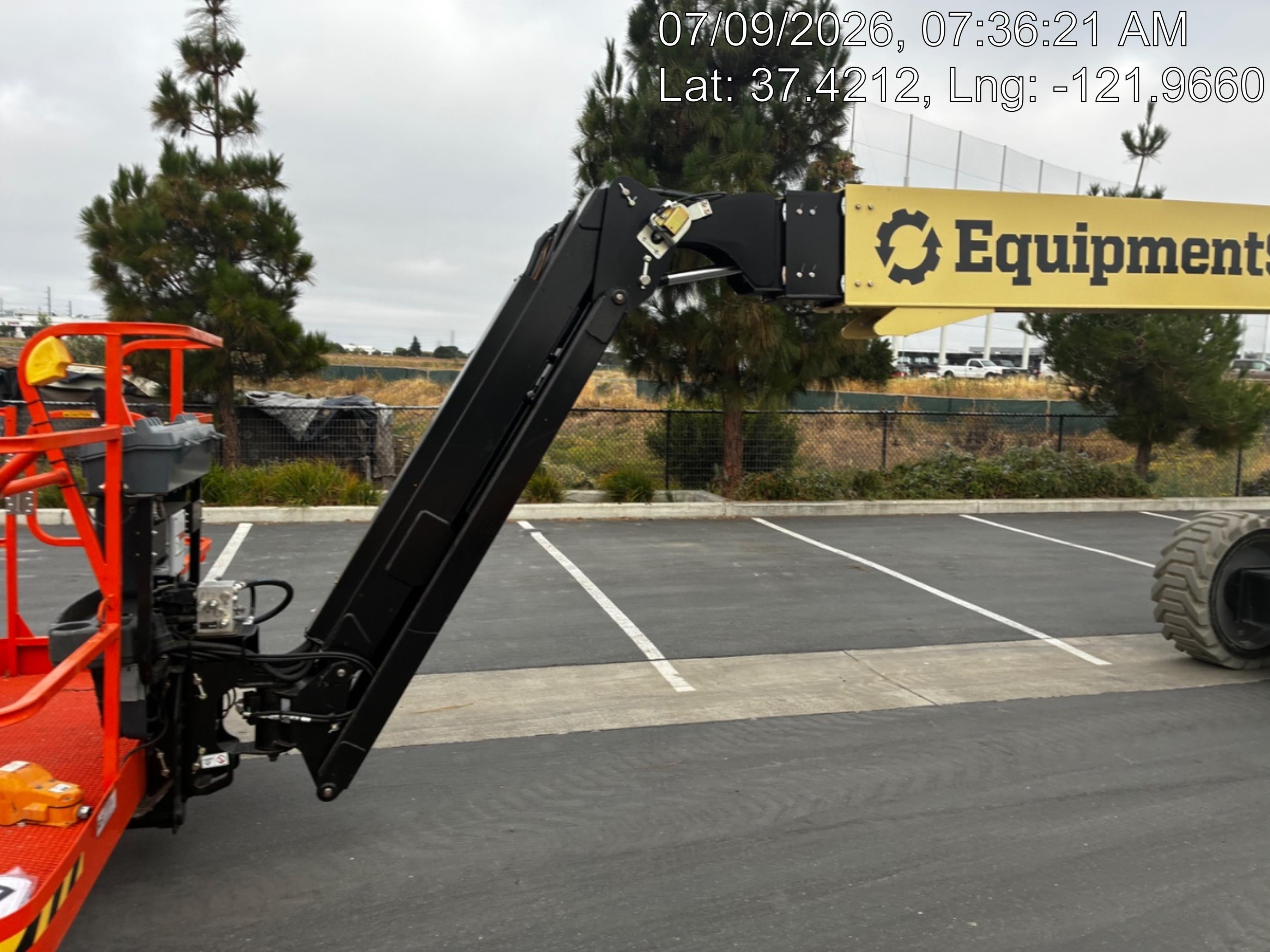 2025 JLG 660SJ