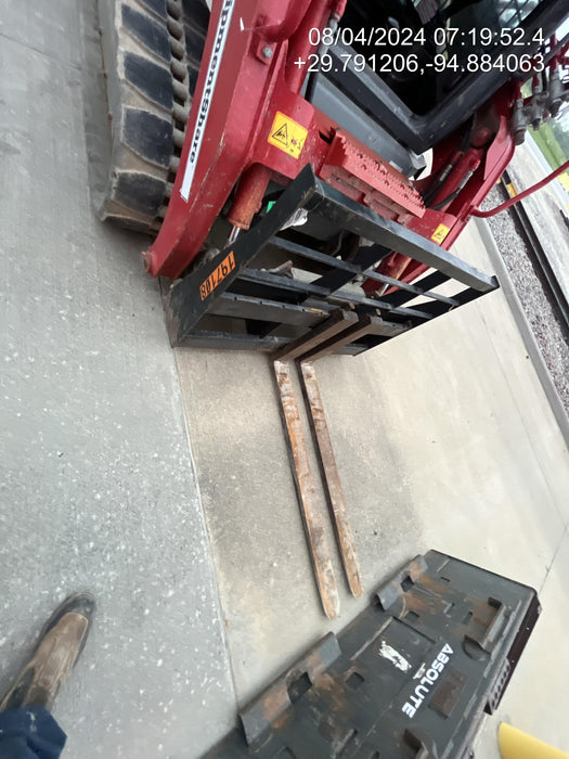 2021 ARROW MATERIAL HANDLING 60" Pallet Forks