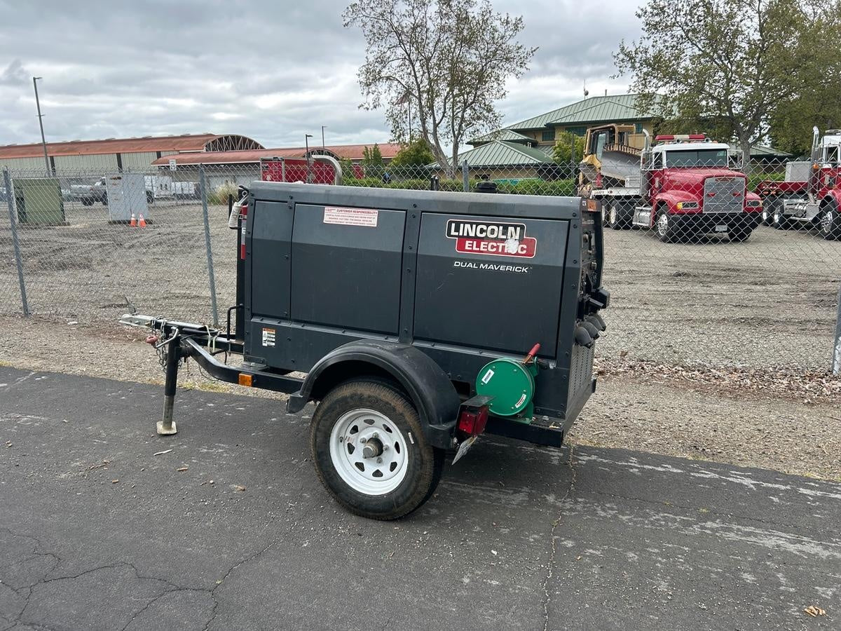 2021 Lincoln Electric Dual Maverick 200/200X Ready Pak 3 (includes trailer, cable rack, fender light kit)