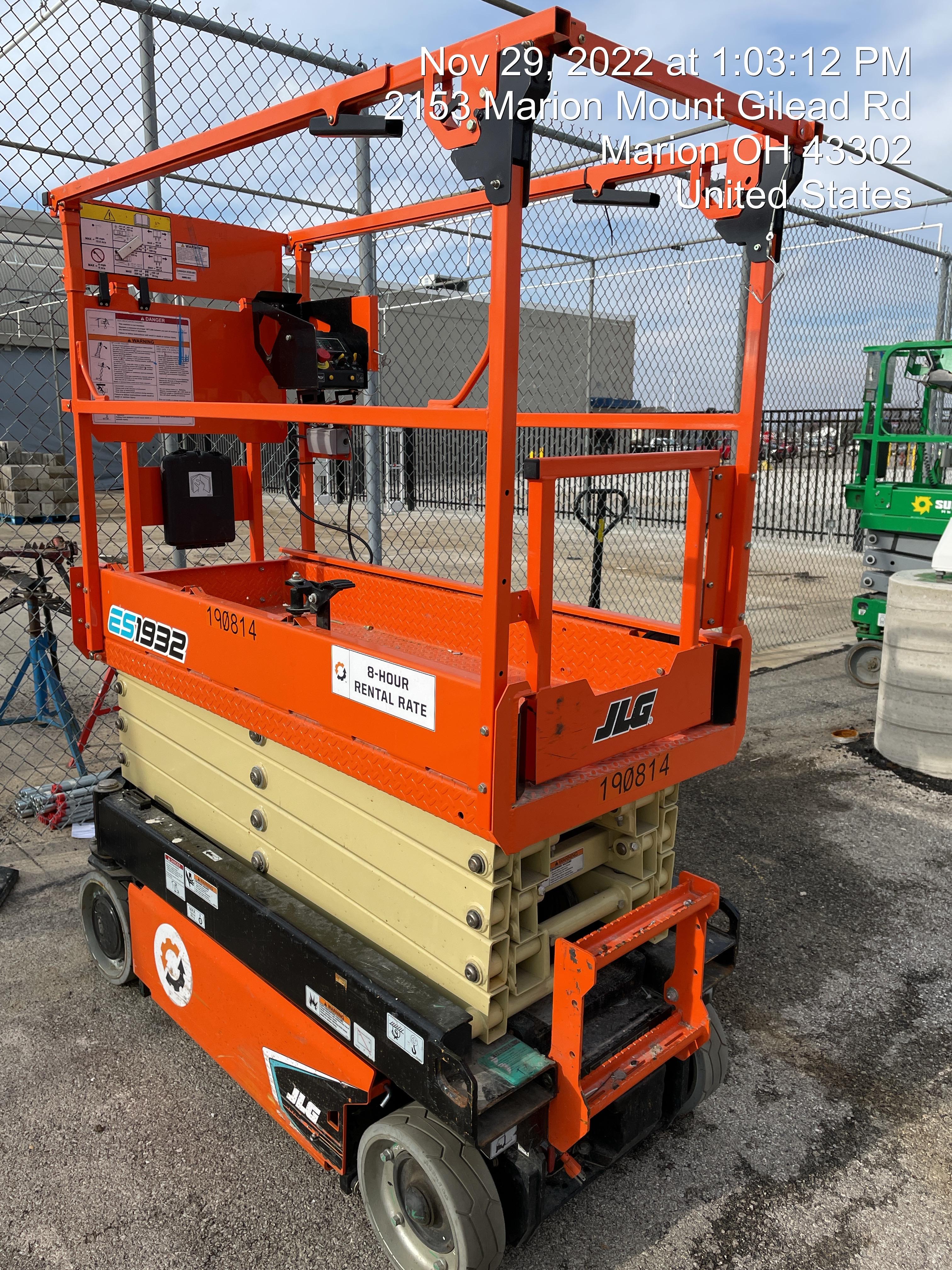 2021 JLG ES1932