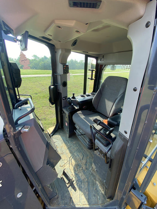 2020 JOHN DEERE 700L