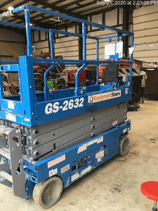2019 Genie GS-2632 Folding rails with half height swing gate
