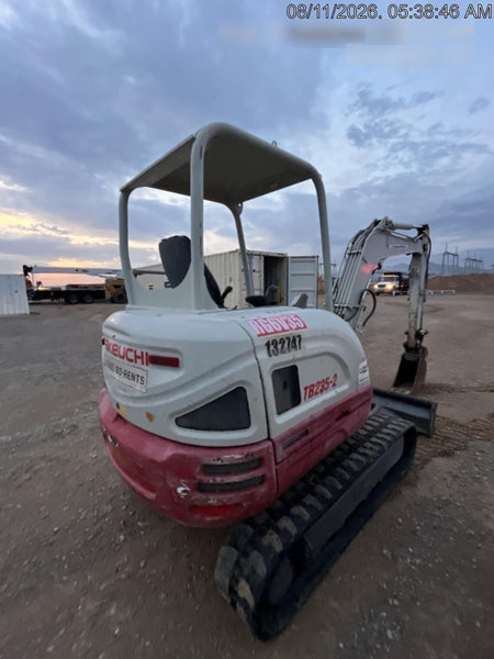 2021 TAKEUCHI TB235-2R