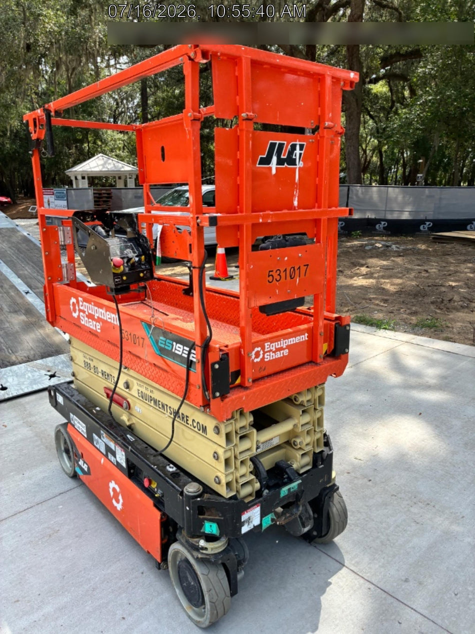 2025 JLG ES1932
