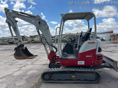 2023 TAKEUCHI TB235-2R