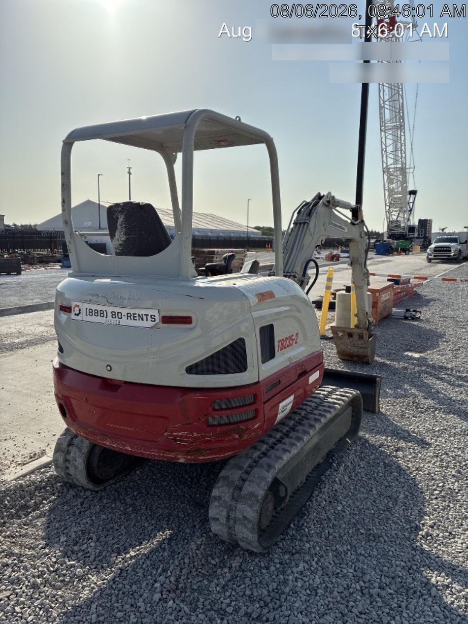 2023 TAKEUCHI TB235-2R