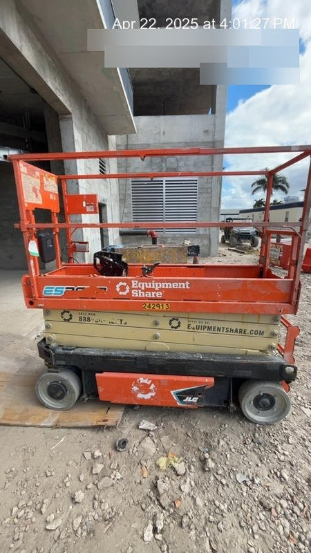 2022 JLG ES2632