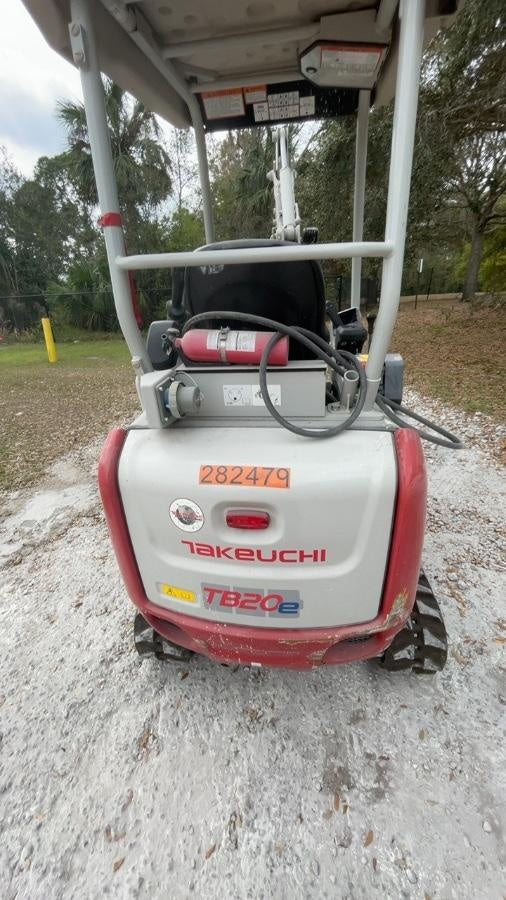 2022 TAKEUCHI TB20e