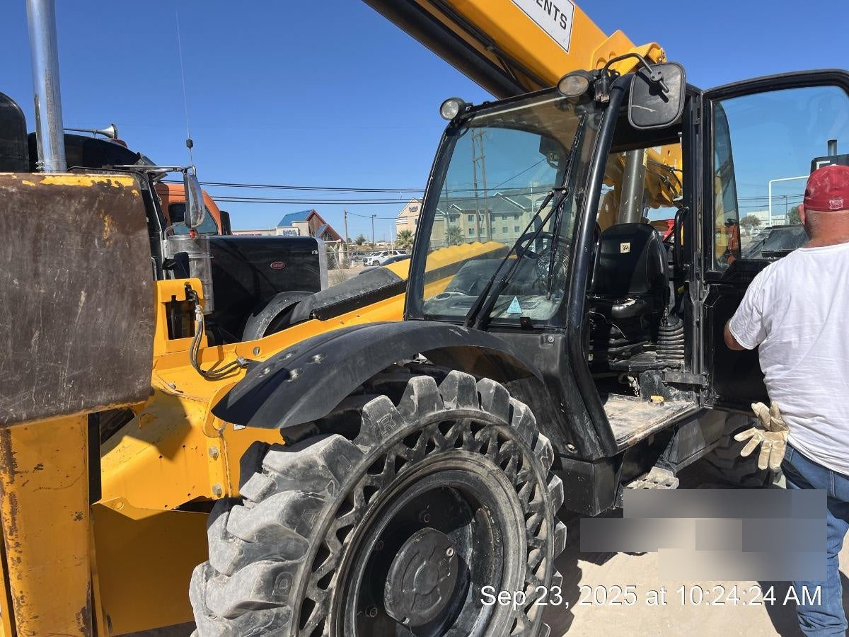 2022 JCB 510-56