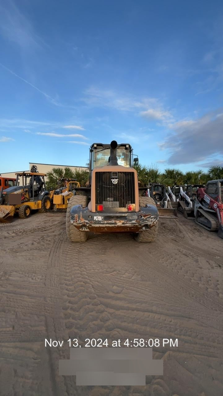 2018 Case 821G CLOSED CAB, 1 FUNCTION, JRB 418 STYLE HYD COUPLER