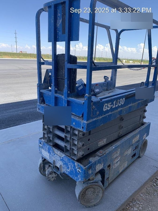 2019 Genie GS-1930 Fixed Rails with Chain Entry